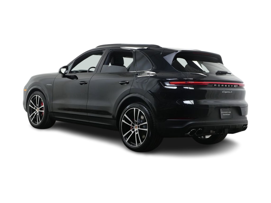 Thumbnail: 2026 Porsche Cayenne - 4