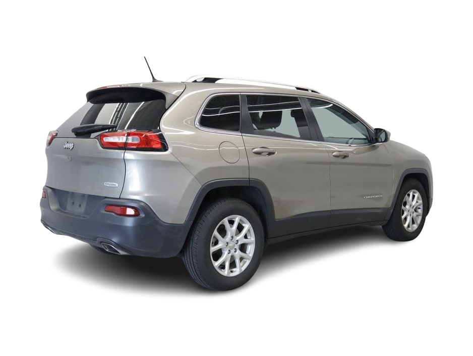 Thumbnail: 2016 Jeep Cherokee - 11