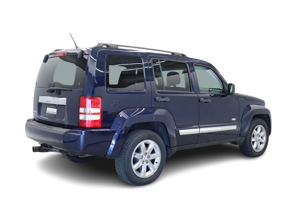 Thumbnail: 2012 Jeep Liberty - 16