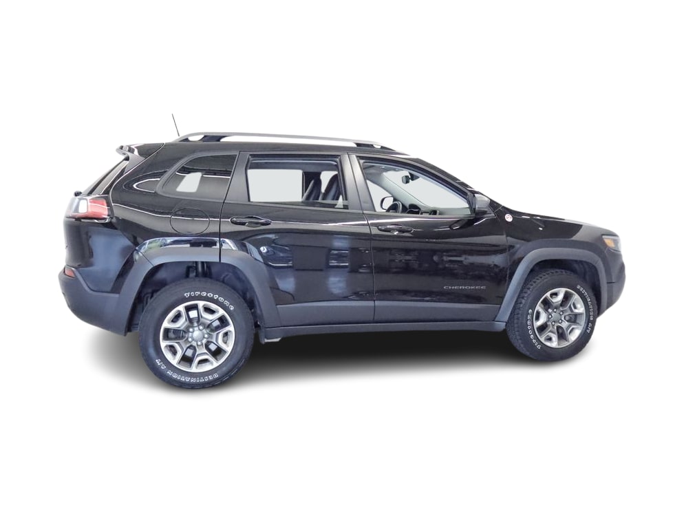 Thumbnail: 2019 Jeep Cherokee - 17