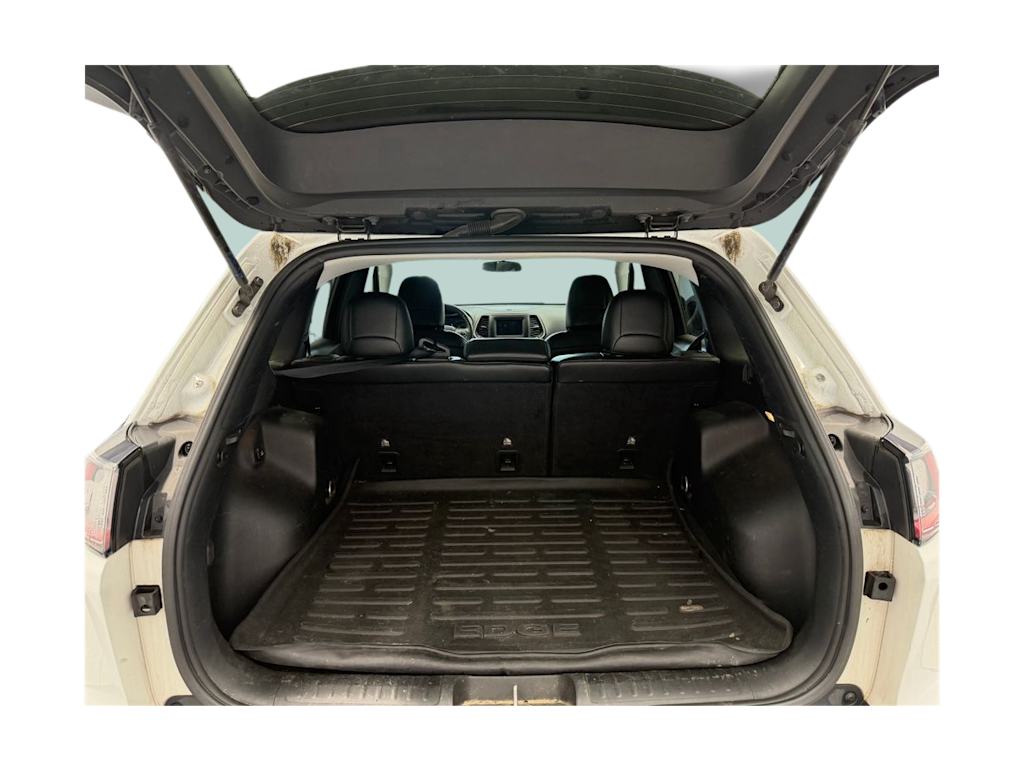 Thumbnail: 2019 Jeep Cherokee - 13
