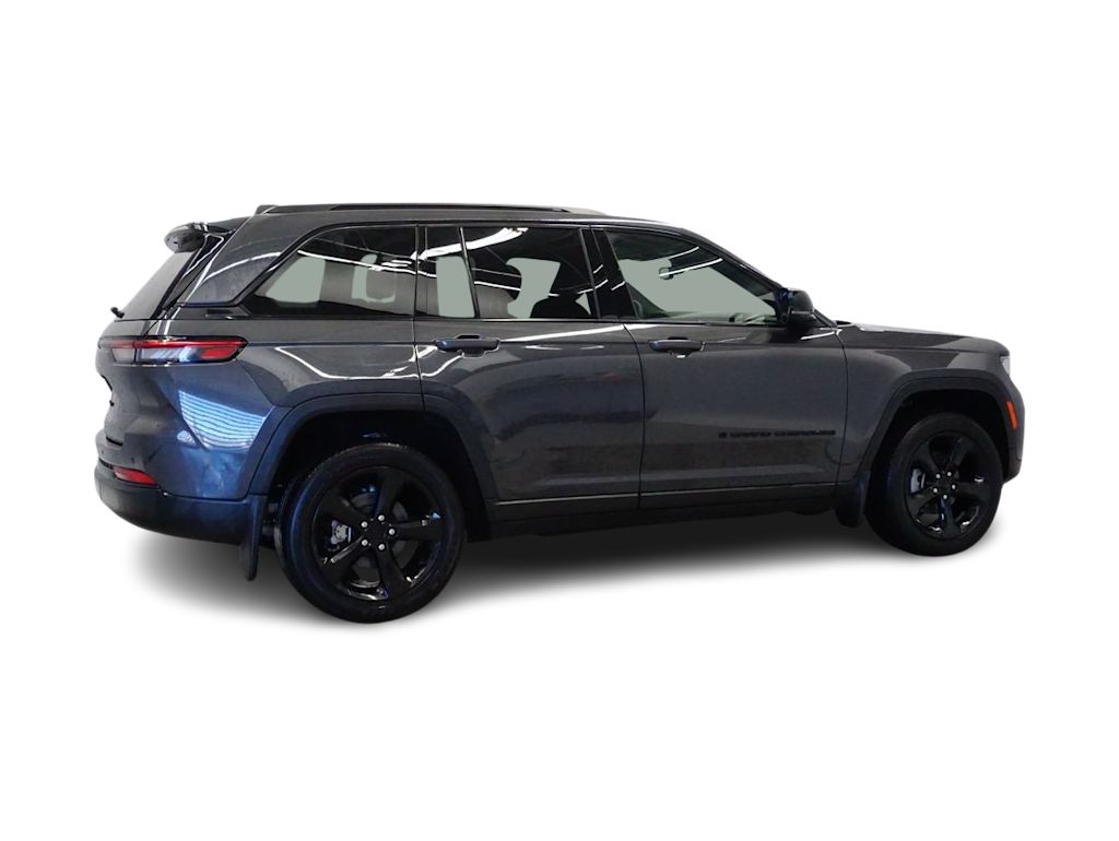 Thumbnail: 2023 Jeep Grand Cherokee - 18