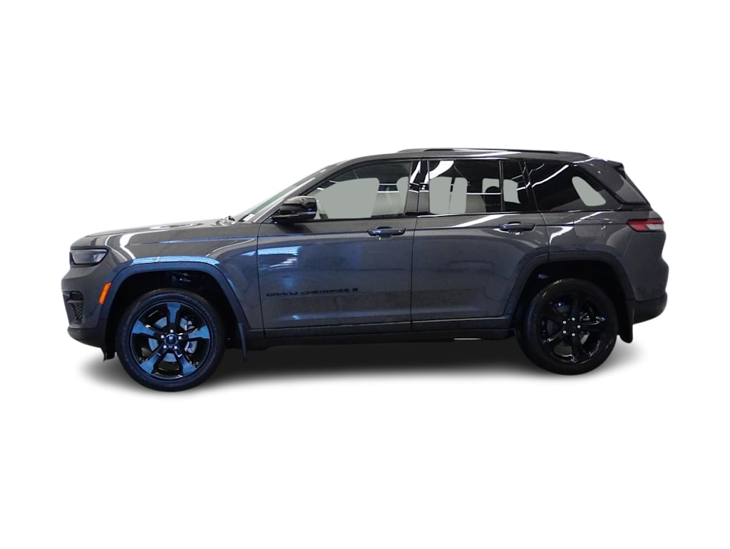 Thumbnail: 2023 Jeep Grand Cherokee - 3