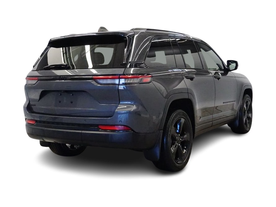 Thumbnail: 2023 Jeep Grand Cherokee - 17