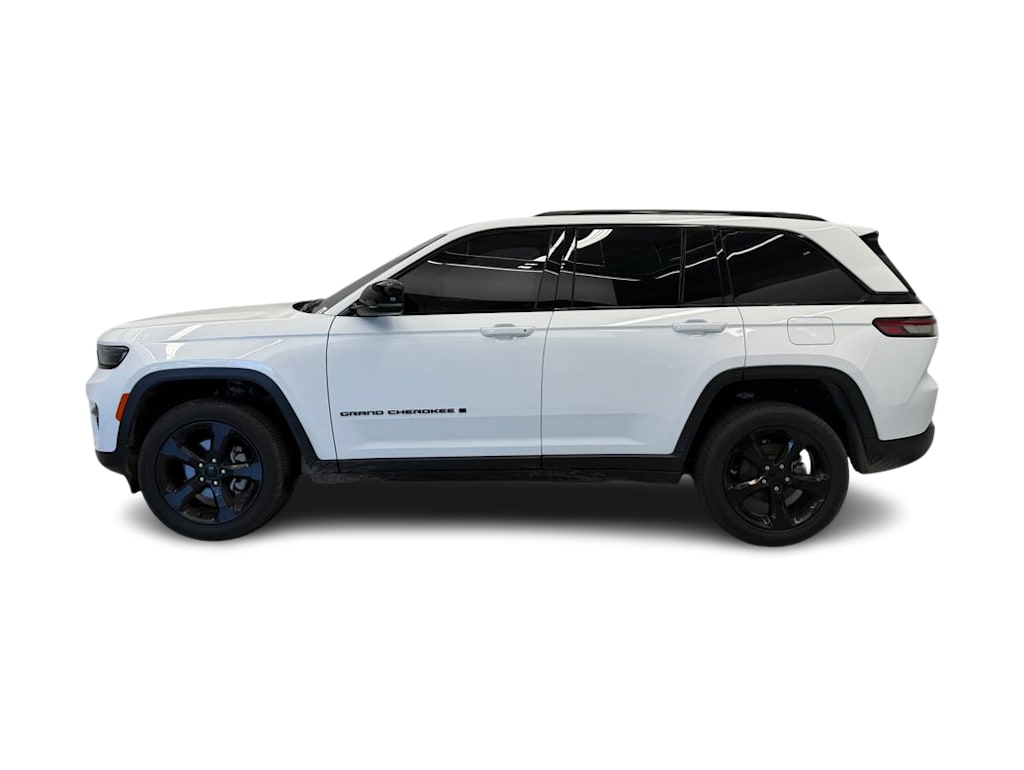 Thumbnail: 2023 Jeep Grand Cherokee - 3