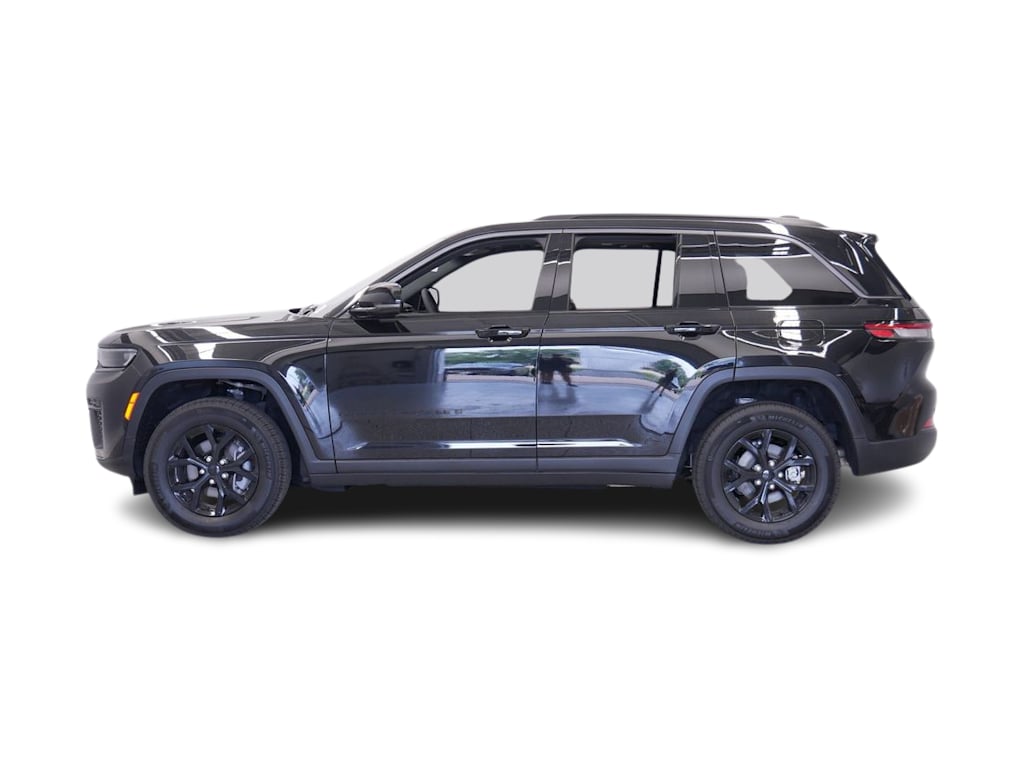 Thumbnail: 2026 Jeep Grand Cherokee - 3