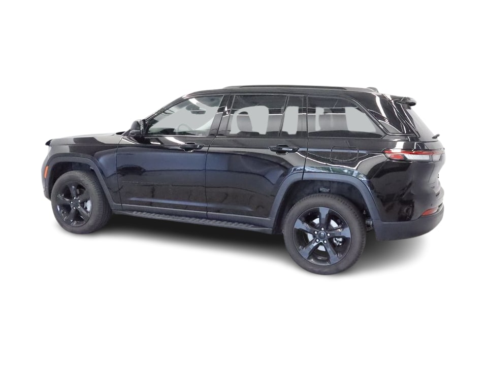 Thumbnail: 2023 Jeep Grand Cherokee - 17