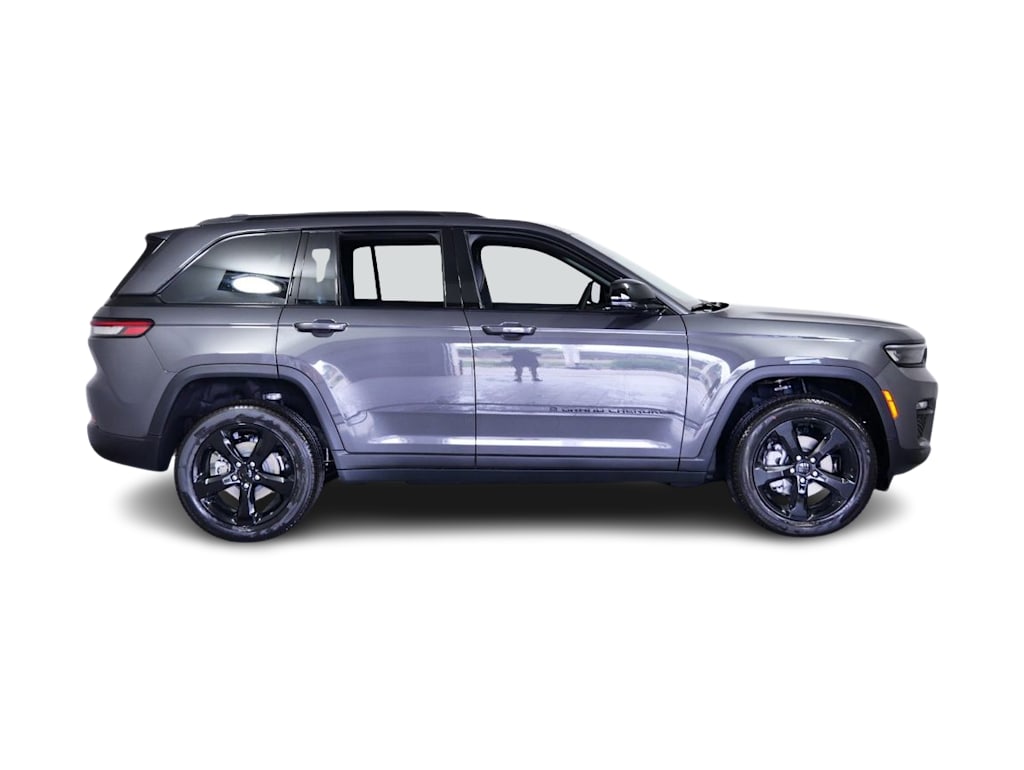 Thumbnail: 2025 Jeep Grand Cherokee - 18