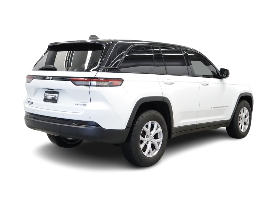 Thumbnail: 2022 Jeep Grand Cherokee - 17