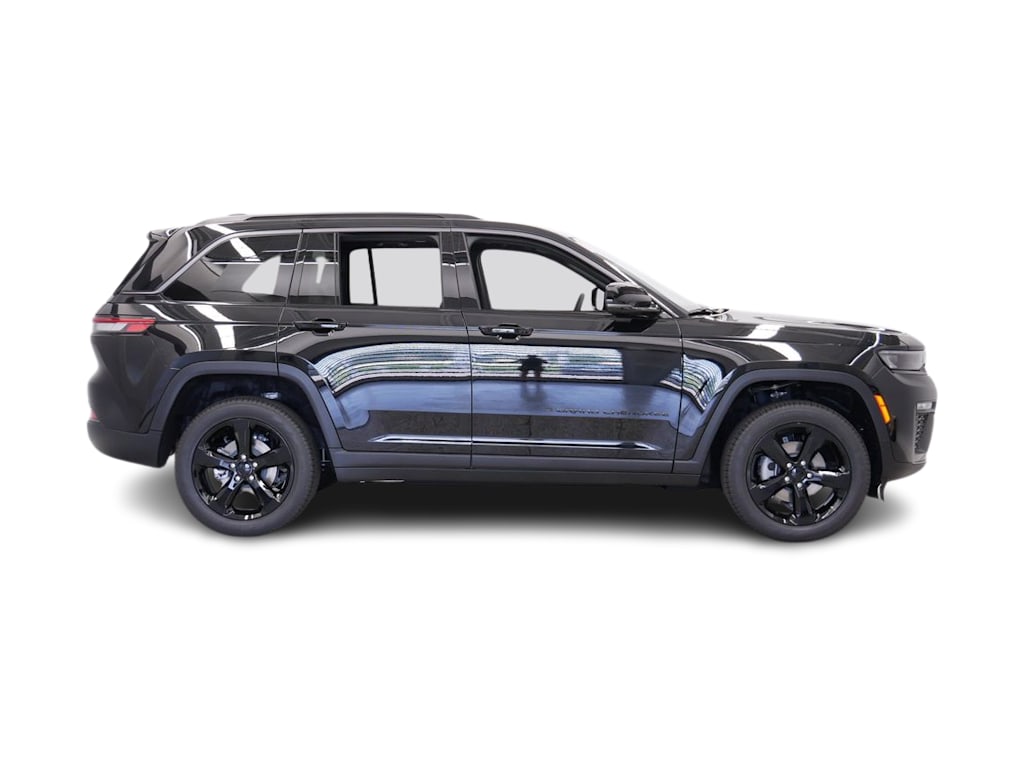Thumbnail: 2026 Jeep Grand Cherokee - 16