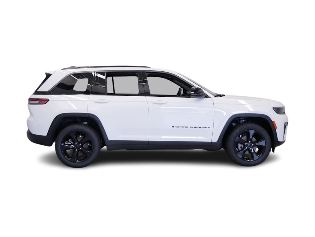 Thumbnail: 2026 Jeep Grand Cherokee - 17