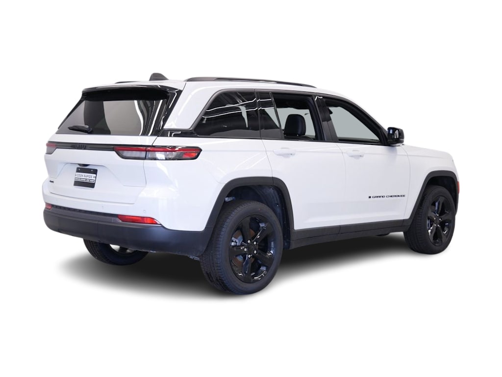 Thumbnail: 2026 Jeep Grand Cherokee - 16