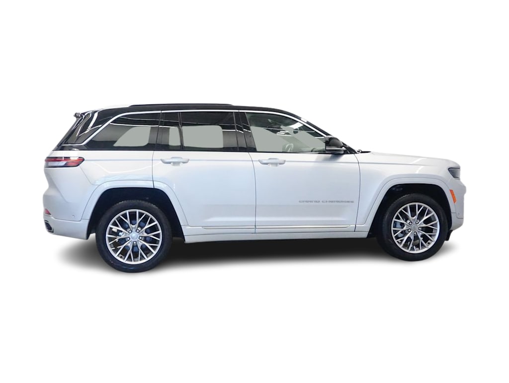 Thumbnail: 2022 Jeep Grand Cherokee - 17