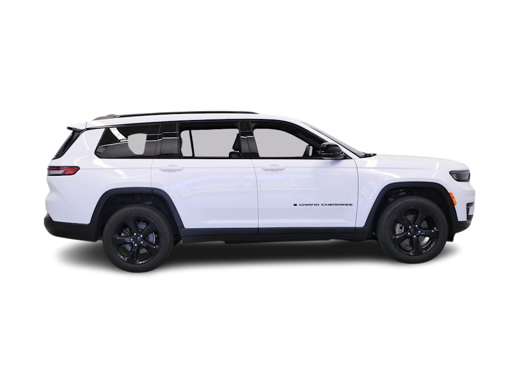 Thumbnail: 2022 Jeep Grand Cherokee L - 16