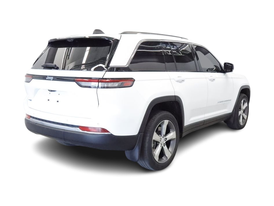 Thumbnail: 2022 Jeep Grand Cherokee - 16