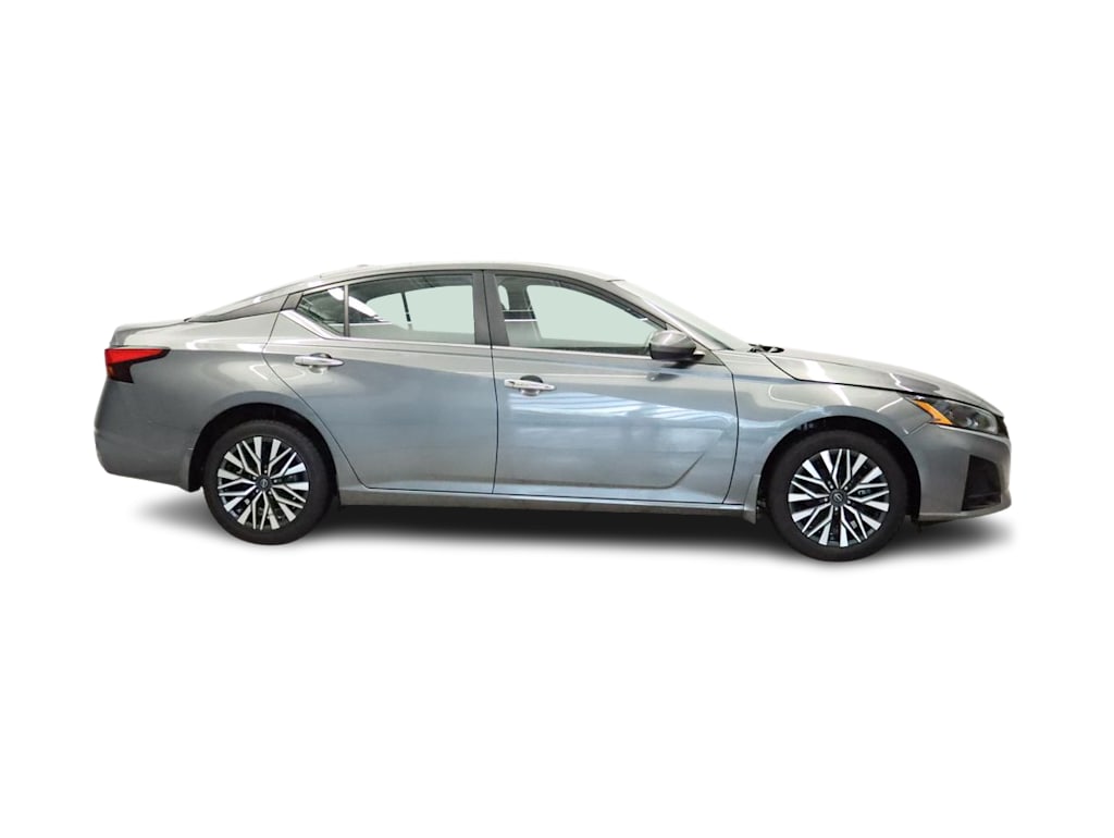 Thumbnail: 2023 Nissan Altima - 20