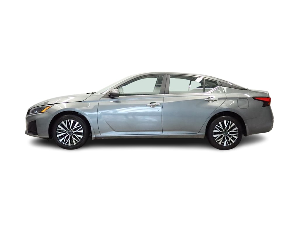 Thumbnail: 2023 Nissan Altima - 3