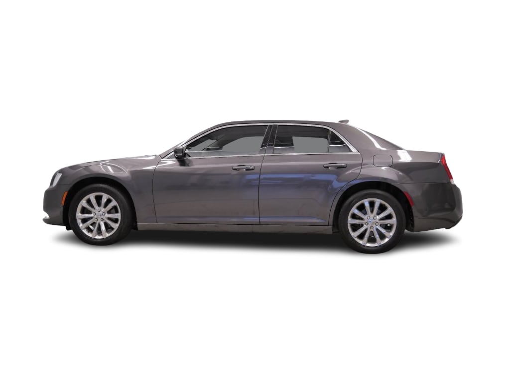 Thumbnail: 2021 Chrysler 300 - 3