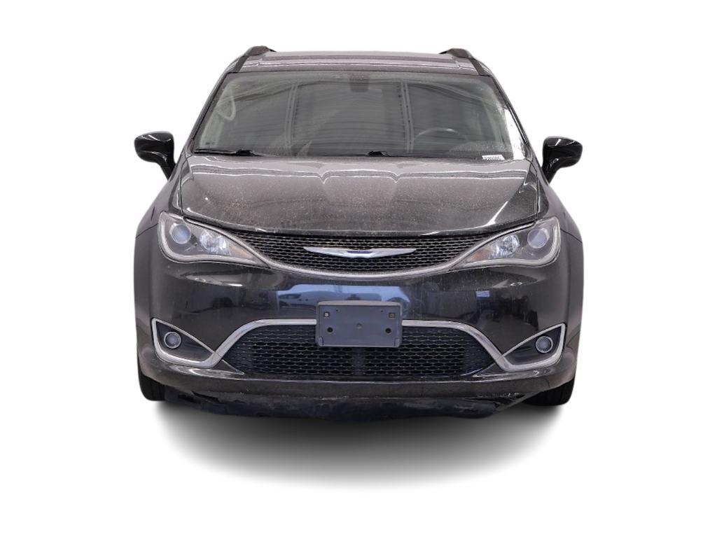 Thumbnail: 2017 Chrysler Pacifica - 4