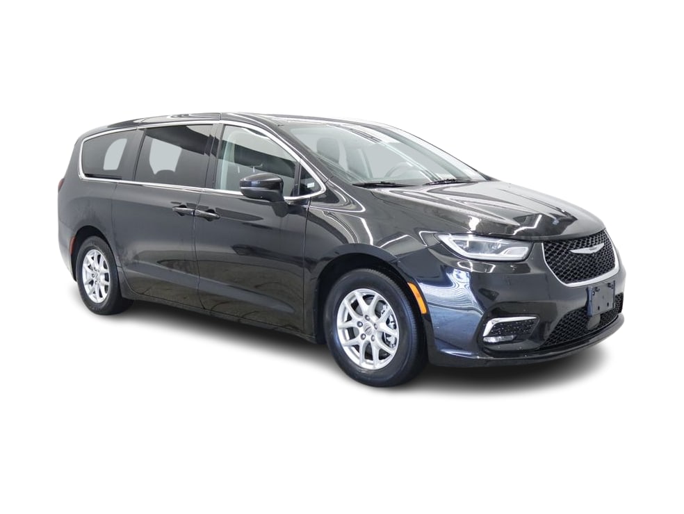 Thumbnail: 2023 Chrysler Pacifica - 18