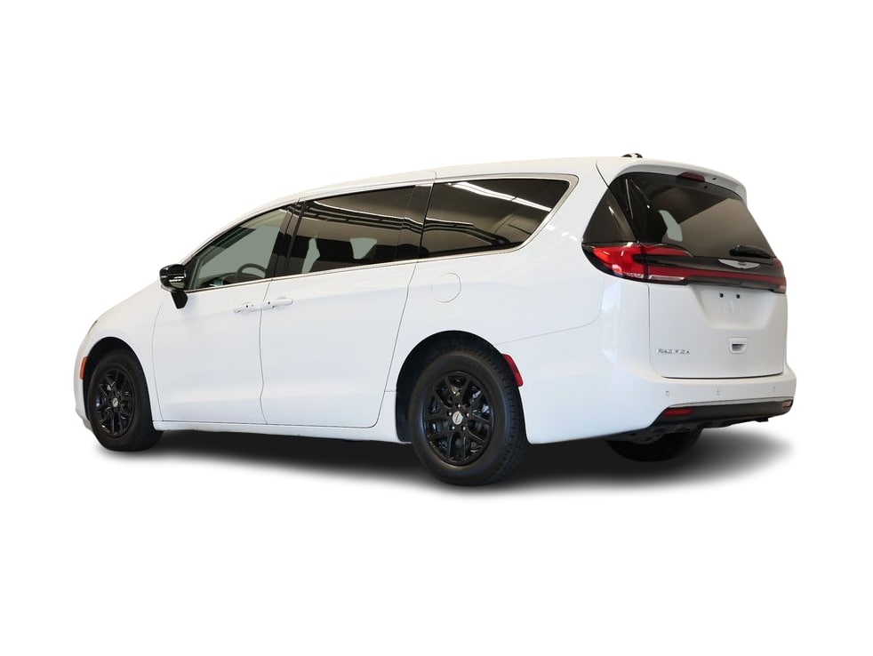 Thumbnail: 2024 Chrysler Pacifica - 4