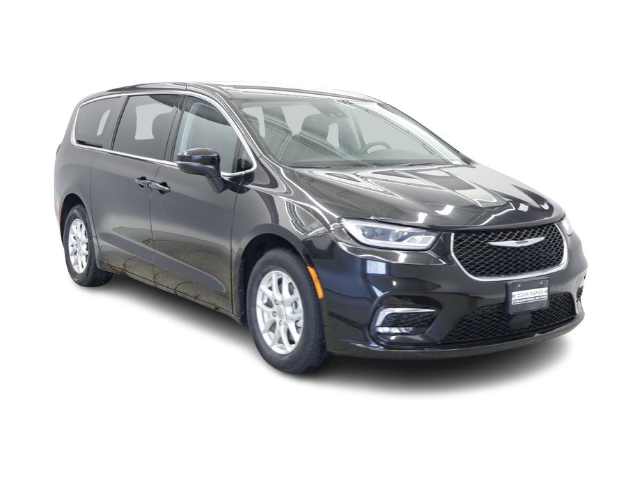Thumbnail: 2023 Chrysler Pacifica - 17