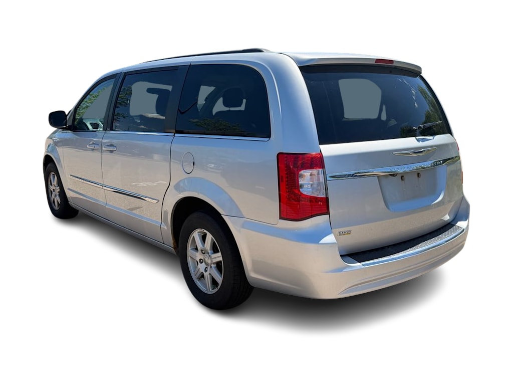 Thumbnail: 2012 Chrysler Town & Country - 4