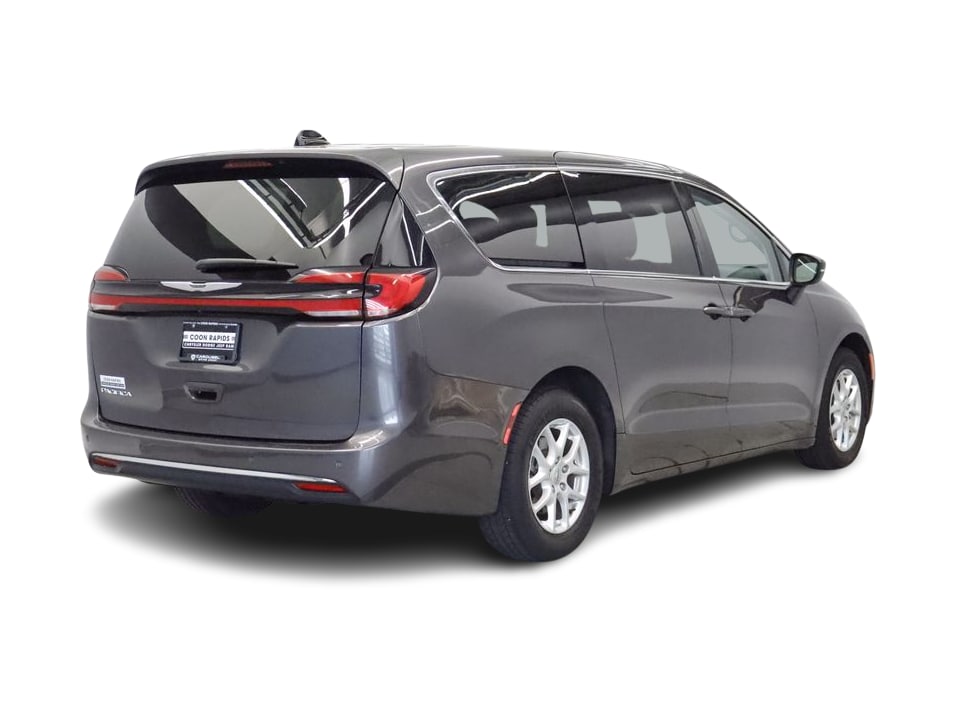 Thumbnail: 2023 Chrysler Pacifica - 16
