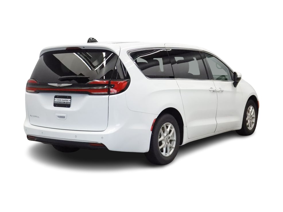 Thumbnail: 2023 Chrysler Pacifica - 14