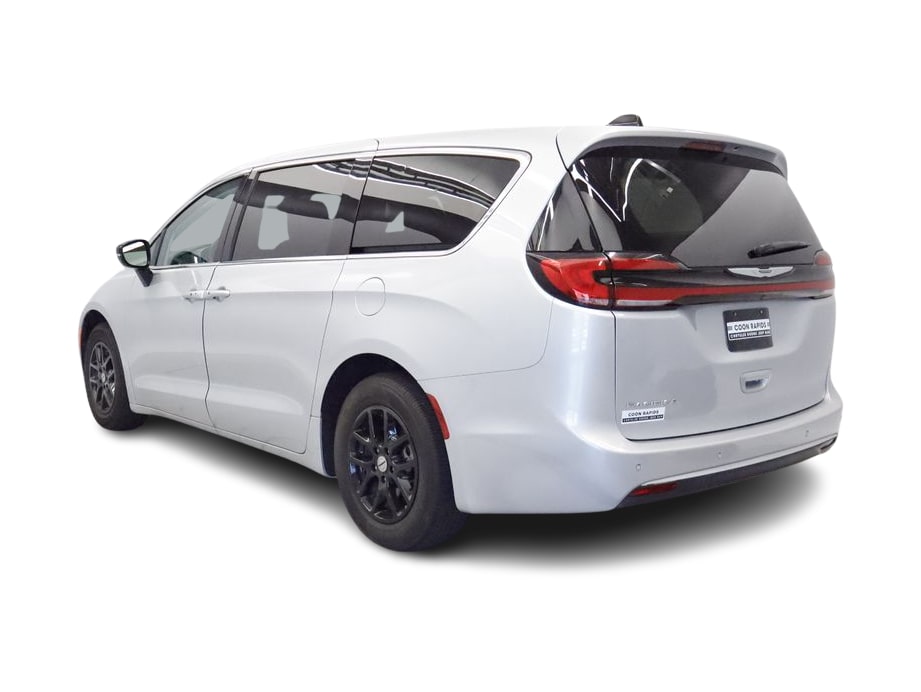 Thumbnail: 2024 Chrysler Pacifica - 4