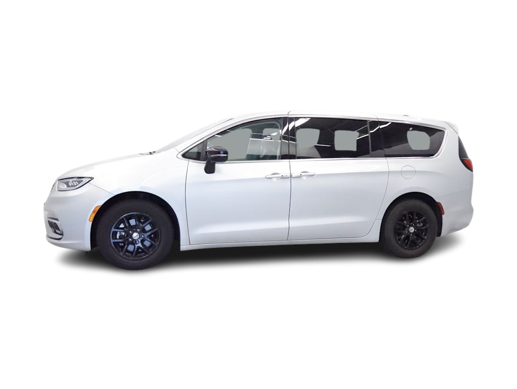 Thumbnail: 2024 Chrysler Pacifica - 3