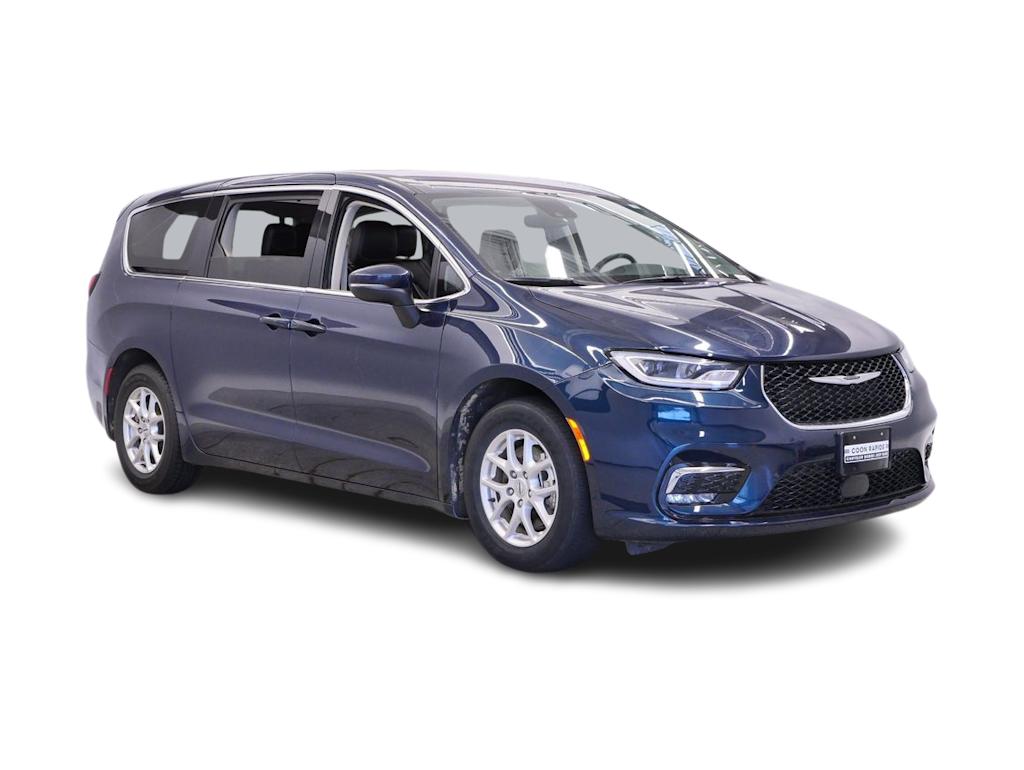 Thumbnail: 2023 Chrysler Pacifica - 18