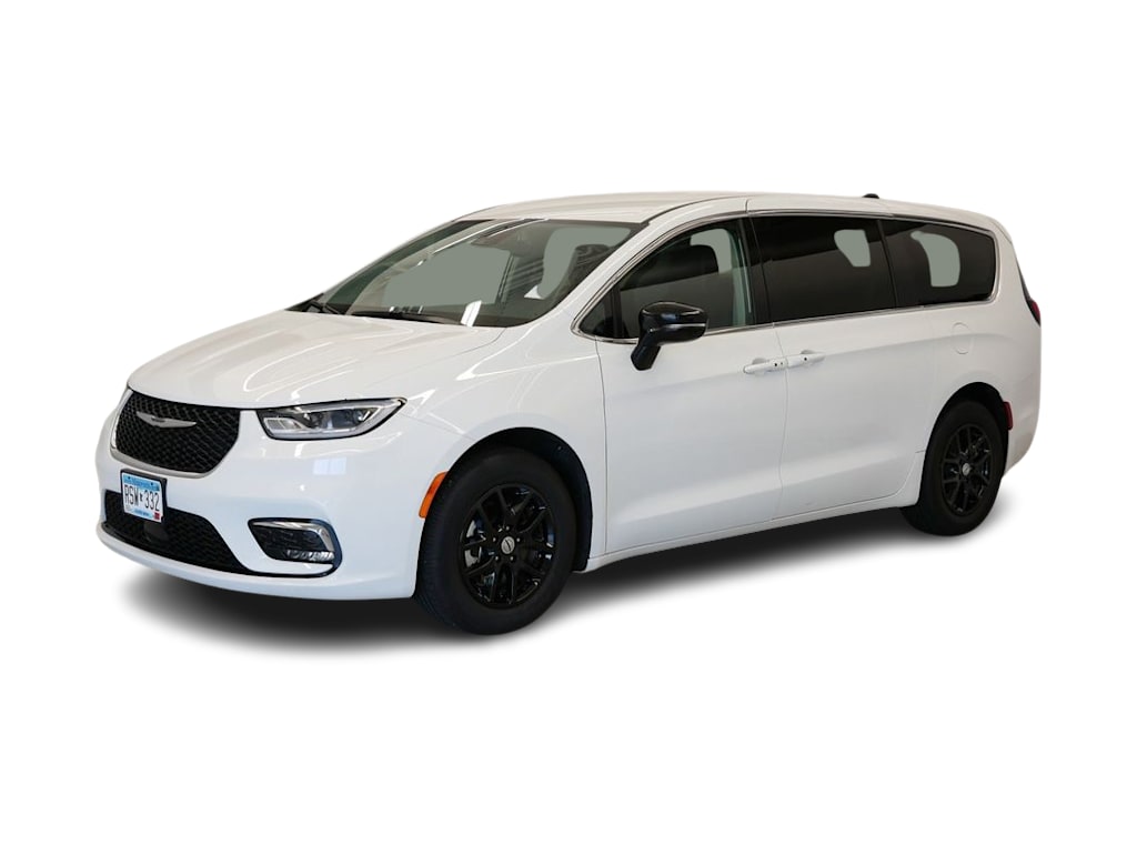 Certified 2024 Chrysler Pacifica Touring L with VIN 2C4RC1BG8RR107900 for sale in Wayzata, Minnesota
