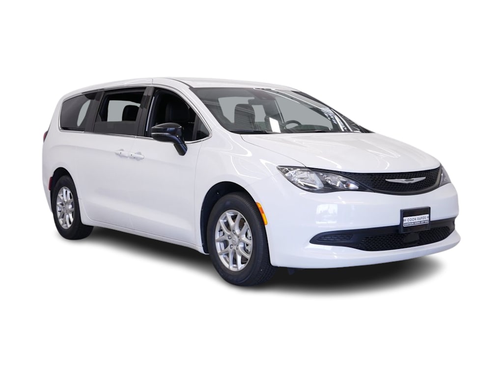 Thumbnail: 2026 Chrysler Voyager - 18