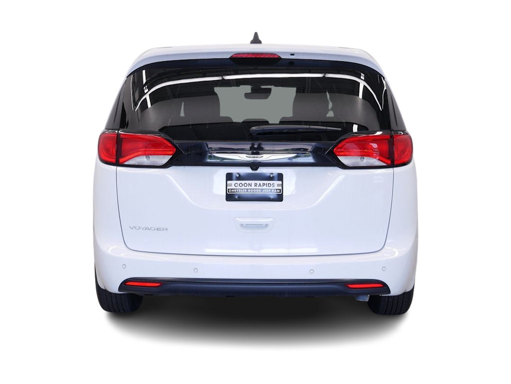 Thumbnail: 2026 Chrysler Voyager - 5