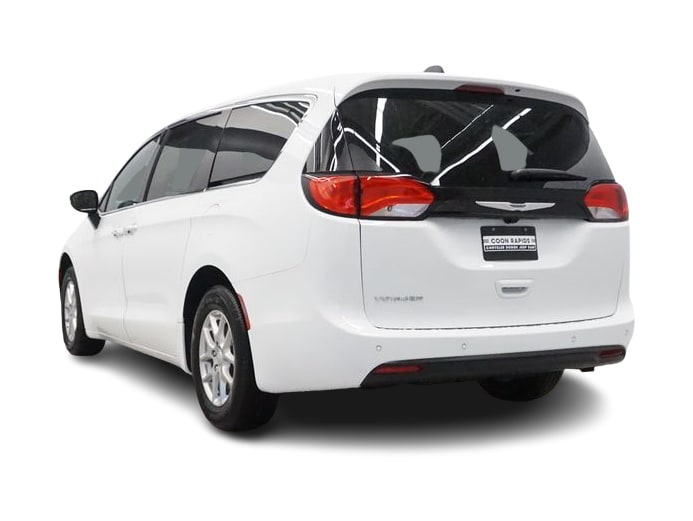 Thumbnail: 2026 Chrysler Voyager - 18