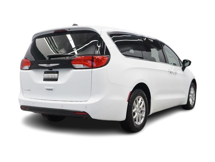 Thumbnail: 2026 Chrysler Voyager - 19