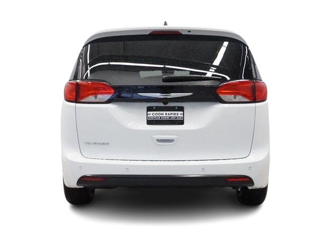 Thumbnail: 2026 Chrysler Voyager - 5