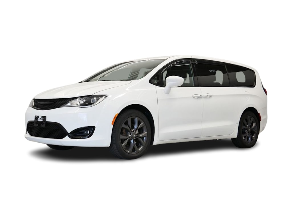 Certified 2019 Chrysler Pacifica Touring Plus with VIN 2C4RC1FG6KR593560 for sale in Maplewood, Minnesota