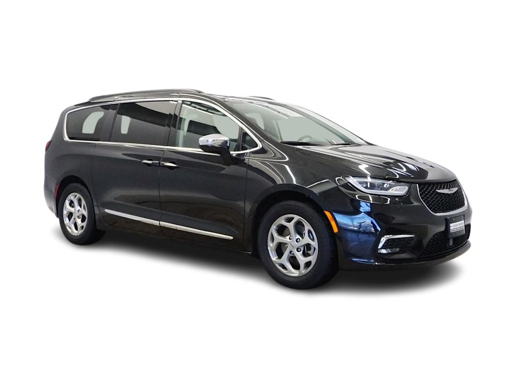 Thumbnail: 2023 Chrysler Pacifica - 17