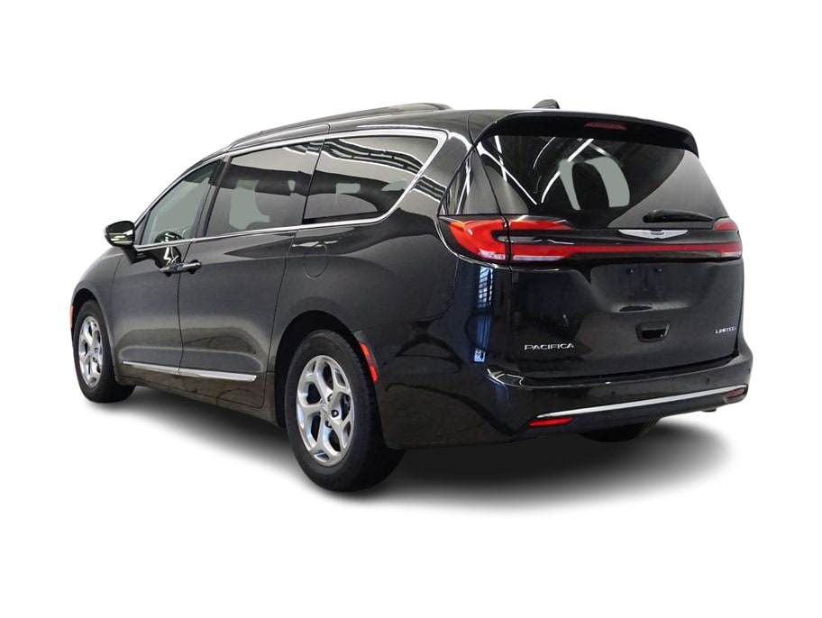 Thumbnail: 2023 Chrysler Pacifica - 4