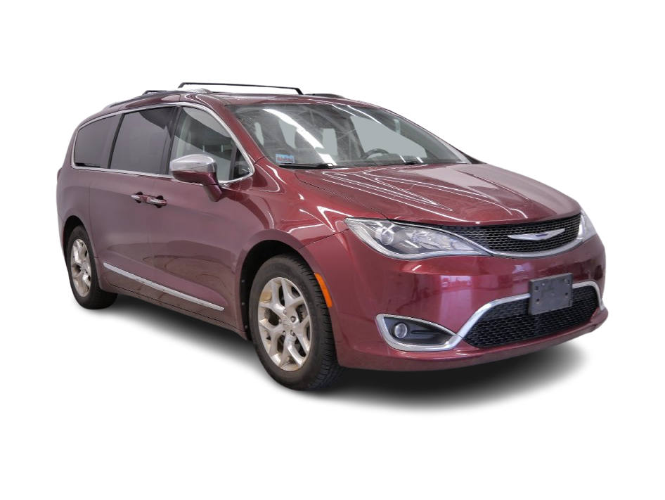 Thumbnail: 2017 Chrysler Pacifica - 9