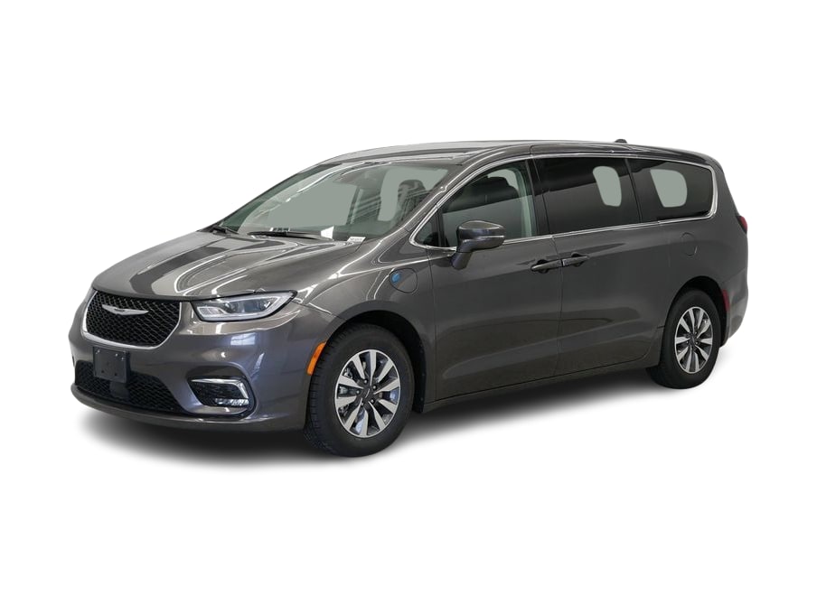 Certified 2022 Chrysler Pacifica Hybrid Touring L with VIN 2C4RC1L71NR160978 for sale in Saint Paul, Minnesota