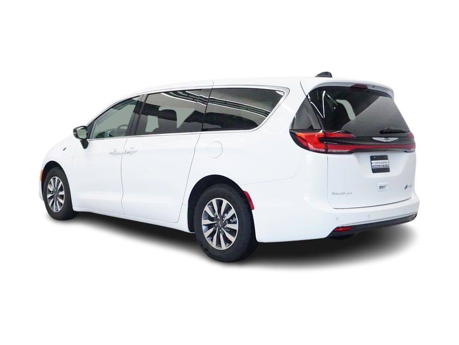 Thumbnail: 2024 Chrysler Pacifica - 4