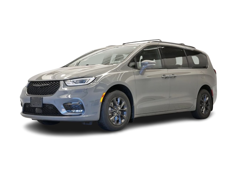 Certified 2021 Chrysler Pacifica Touring L with VIN 2C4RC3BG1MR522724 for sale in Maplewood, Minnesota