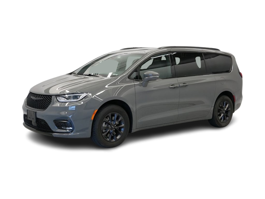 Certified 2022 Chrysler Pacifica Touring L with VIN 2C4RC3BG2NR156788 for sale in Coon Rapids, Minnesota