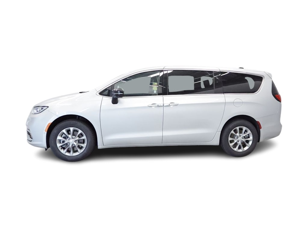 Thumbnail: 2026 Chrysler Pacifica - 3