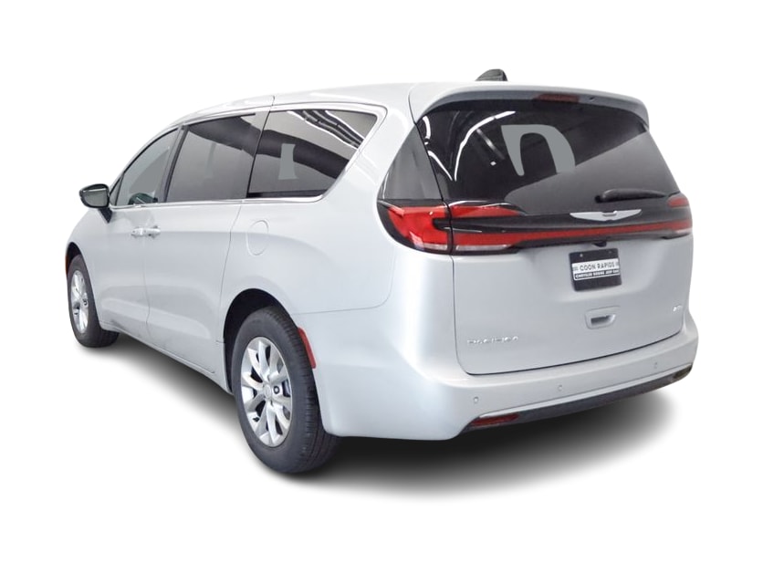 Thumbnail: 2026 Chrysler Pacifica - 4