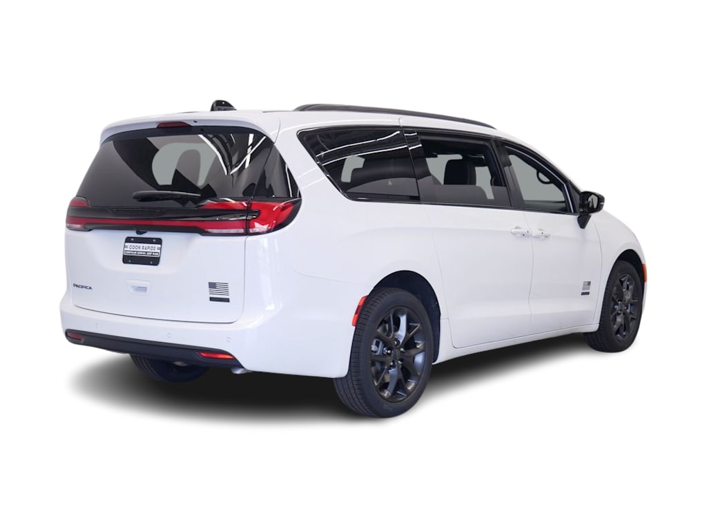 Thumbnail: 2027 Chrysler Pacifica - 15