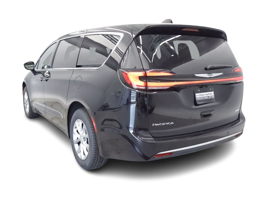 Thumbnail: 2026 Chrysler Pacifica - 4